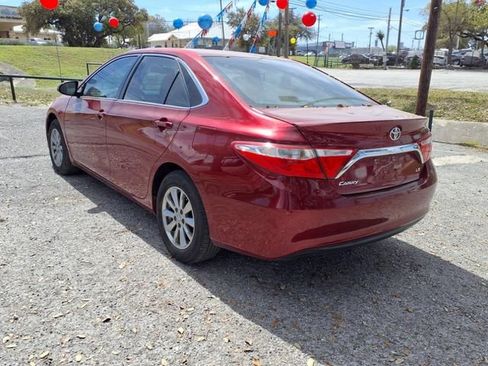 Used 2015 Toyota Camry LE FWD image 5