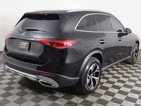 Used 2025 Mercedes-Benz GLC 350e 4MATIC image 11