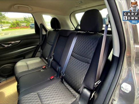 Used 2017 Nissan Rogue SV w/ SV Premium Package image 26