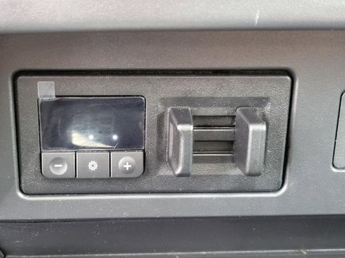 Used 2021 Nissan Titan PRO-4X image 33