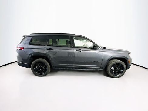 Used 2023 Jeep Grand Cherokee L Limited w/ Luxury Tech Group II image 10