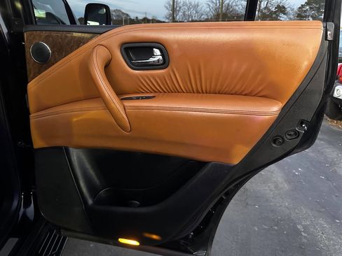 Used 2016 INFINITI QX80 4WD w/ Signature Edition Package image 29