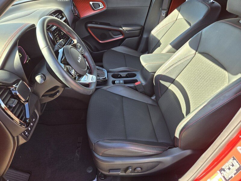 Certified 2025 Kia Soul GT-Line w/ GT-Line Technology Package FWD image 11