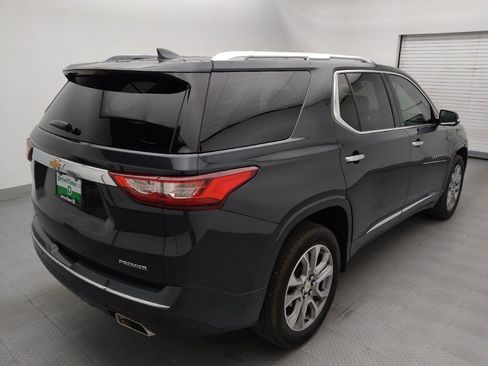 Used 2020 Chevrolet Traverse Premier FWD image 9