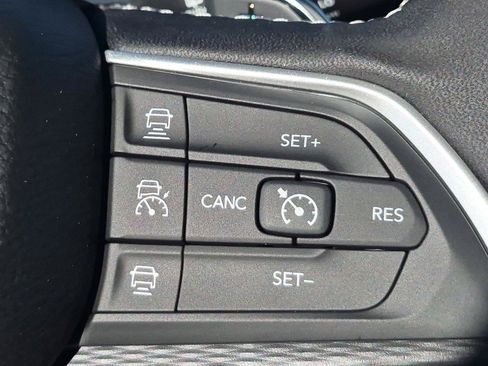 Used 2026 Jeep Grand Cherokee L Laredo RWD image 23