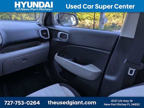Certified 2023 Hyundai Venue SEL image 17