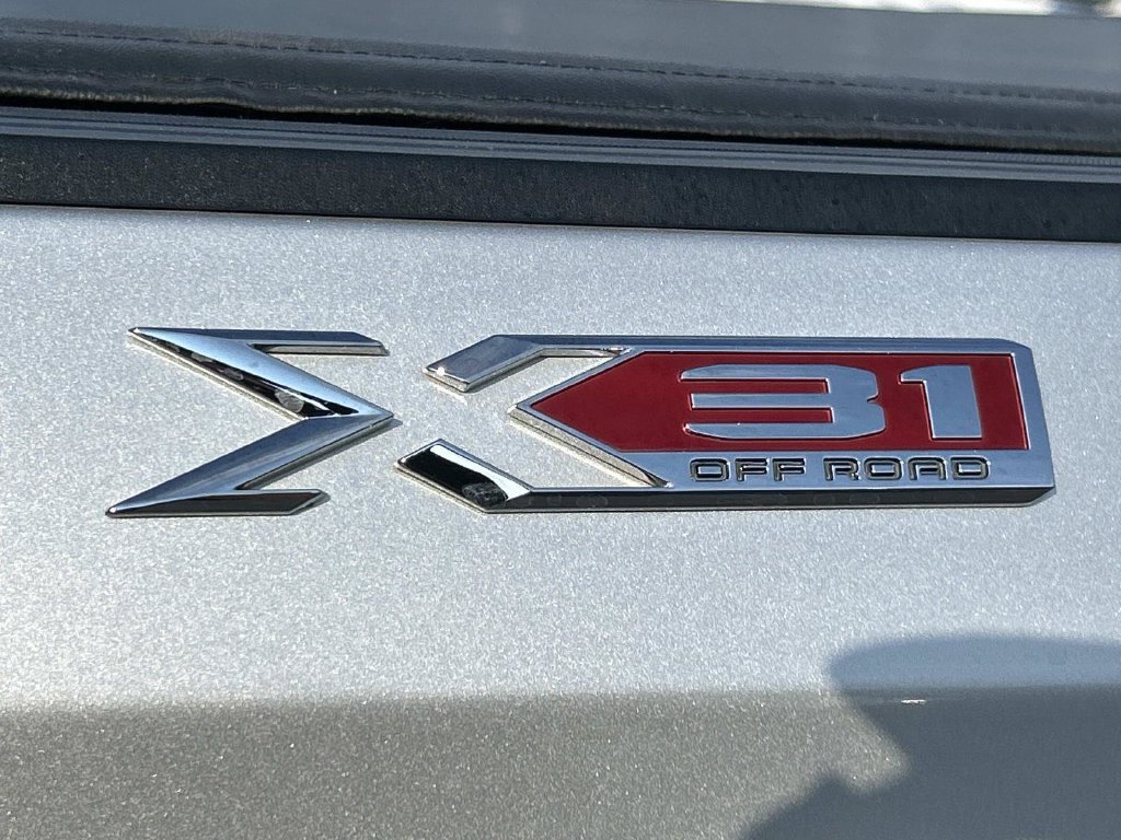 Used 2022 GMC Sierra 1500 SLT w/ SLT Premium Package AWD/4WD image 10