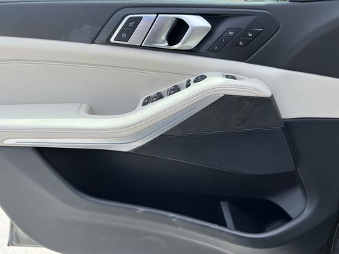 Used 2022 BMW X5 sDrive40i w/ Luxury Seating Package RWD image 15