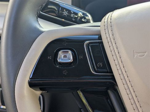 Used 2024 Lincoln Aviator AWD w/ Premium Package image 26