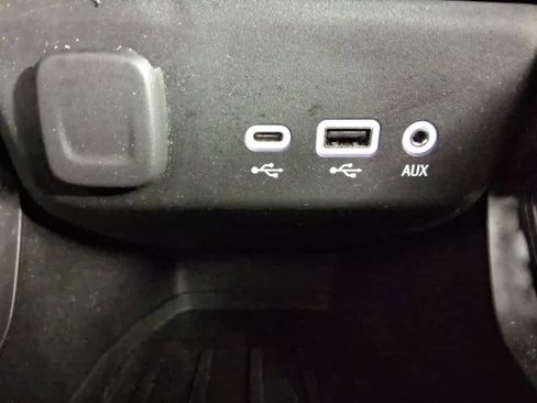 Used 2023 Chevrolet TrailBlazer RS w/ Sun and Liftgate Package image 47