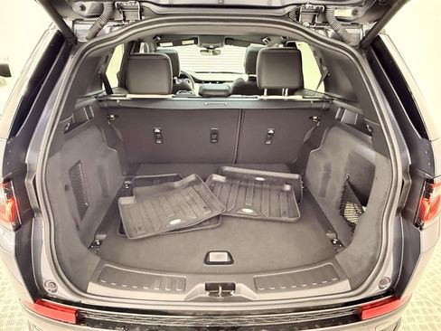 New 2025 Land Rover Discovery Sport Dynamic SE image 31