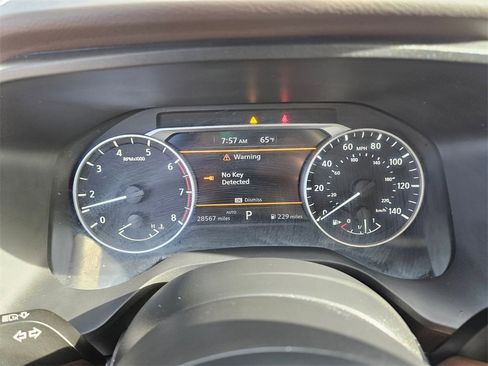 Used 2023 Nissan Rogue S image 18