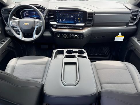 Used 2024 Chevrolet Silverado 1500 LT AWD/4WD image 16