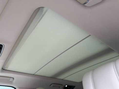 Used 2019 Land Rover Range Rover HSE image 18