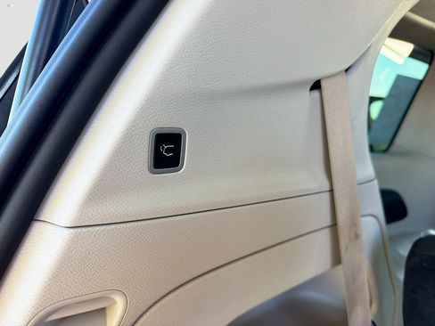 Used 2023 Chrysler Voyager LX FWD image 21