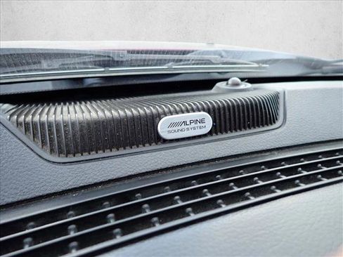 Used 2018 RAM 1500 Laramie image 17