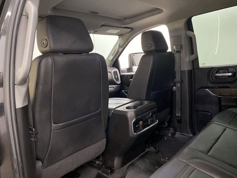 Used 2023 GMC Sierra 3500 Denali w/ Denali Black Diamond Edition image 15