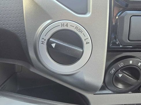 Used 2015 Toyota Tacoma 4x4 Access Cab V6 w/ SR5 Package image 21