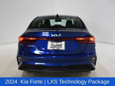 Used 2024 Kia Forte LXS w/ LXS Technology Package image 5