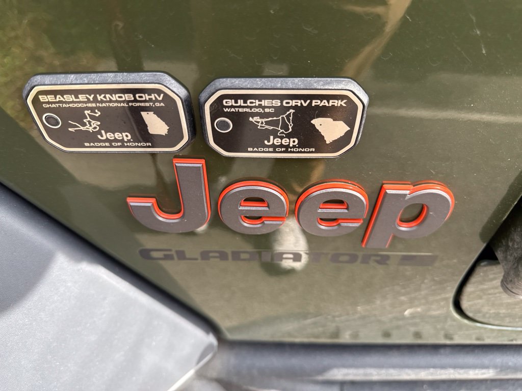 Used 2023 Jeep Gladiator Mojave AWD/4WD image 3