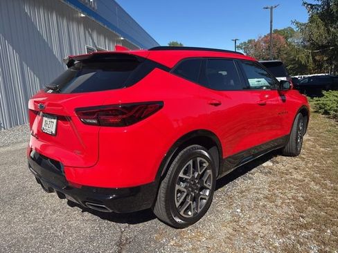 Used 2024 Chevrolet Blazer RS w/ Enhanced Convenience Package image 4