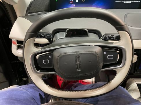 Used 2026 Lincoln Navigator L Reserve AWD/4WD image 30