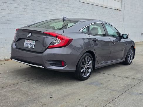 Used 2019 Honda Civic EX image 4