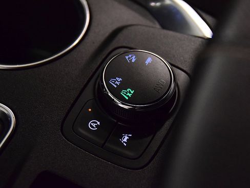 Used 2023 Chevrolet Traverse Premier w/ LPO, Floor Liner Package image 25