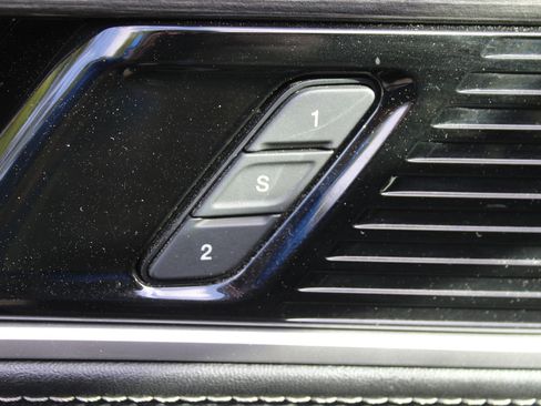 Used 2022 Jeep Wagoneer Series III w/ Rear Seat Video Group 1 image 23