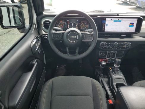 Certified 2024 Jeep Wrangler Unlimited Sport AWD/4WD image 18