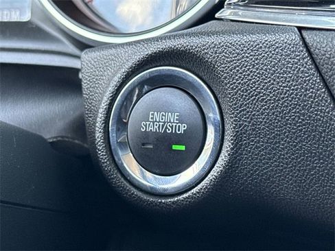 Used 2018 Buick Regal Essence w/ Driver Confidence Package #1 image 41