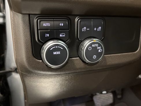 Certified 2023 Chevrolet Suburban LT image 14