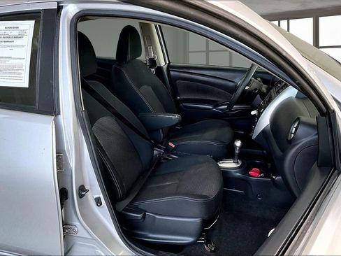 Used 2017 Nissan Versa SV image 8