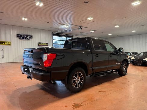 Used 2024 Nissan Titan SV w/ SV Convenience Package image 8
