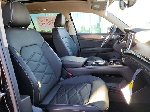 New 2026 Volkswagen Atlas SE image 15