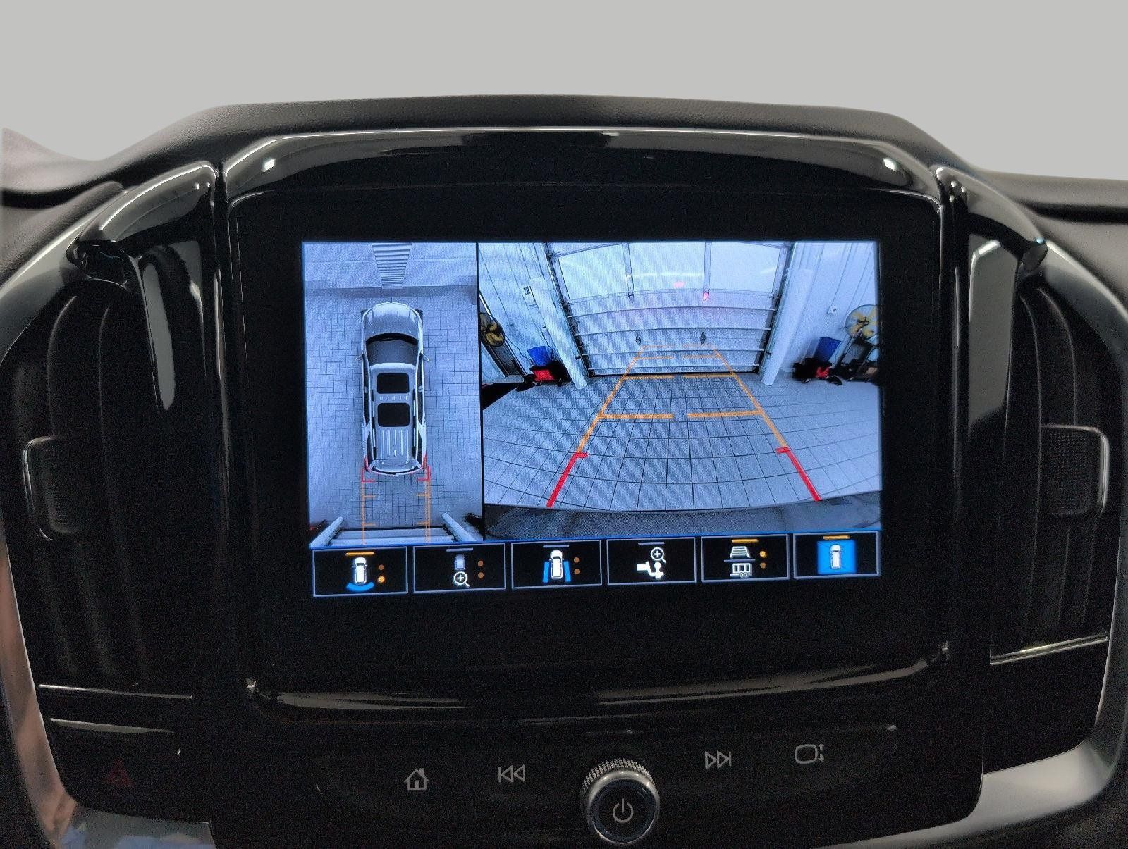 Used 2023 Chevrolet Traverse LT w/ Midnight/Sport Edition AWD/4WD image 14