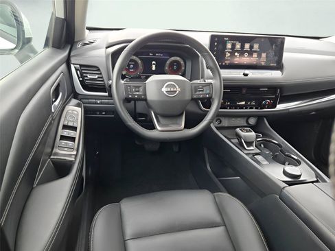 Used 2026 Nissan Rogue SL AWD/4WD image 17