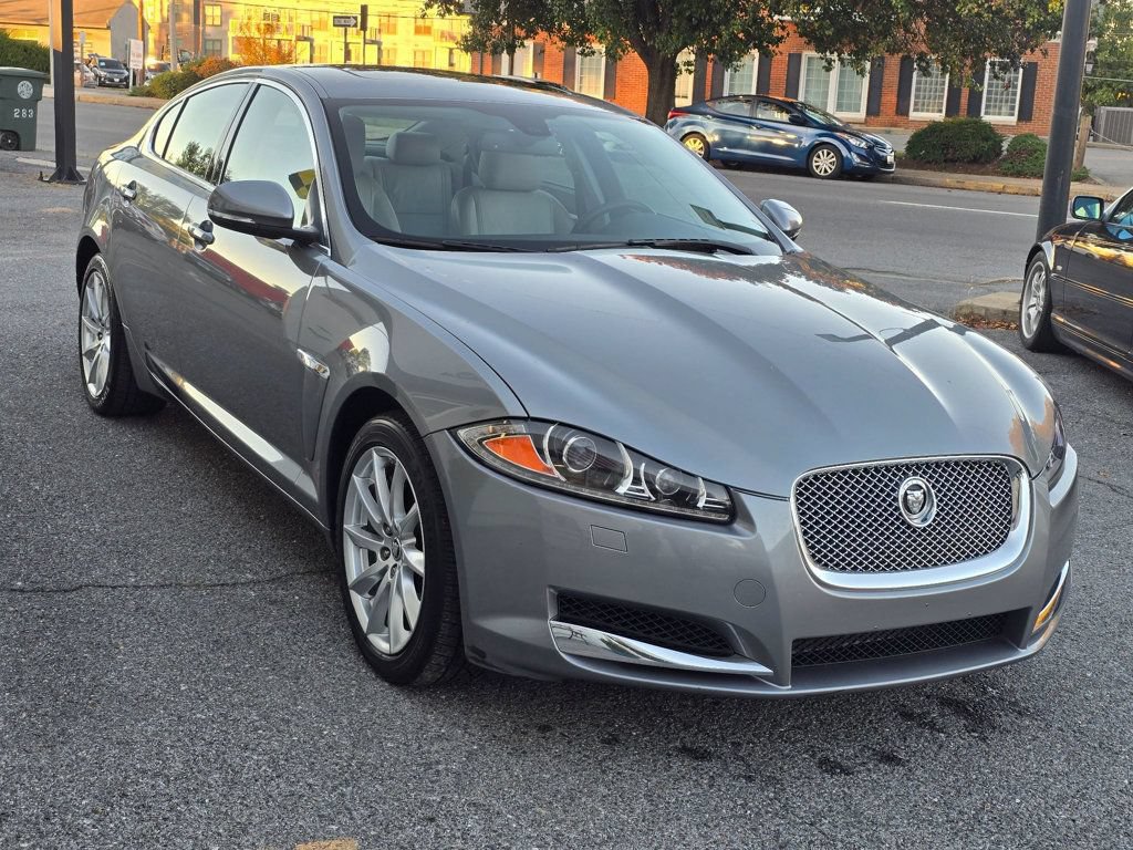 Used 2013 Jaguar XF RWD image 3