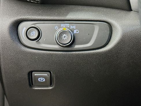 Used 2025 Chevrolet Blazer LT image 17