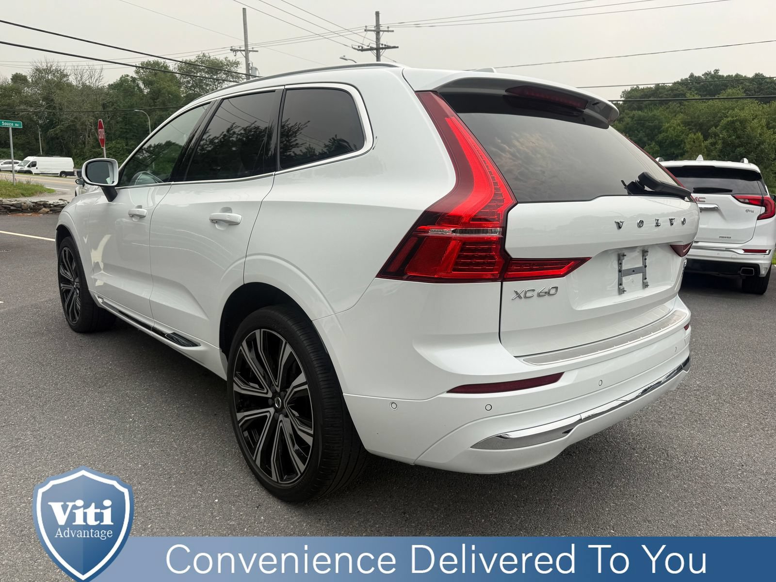 Certified 2023 Volvo XC60 B6 Ultimate w/ Protection Package Premier AWD/4WD image 6