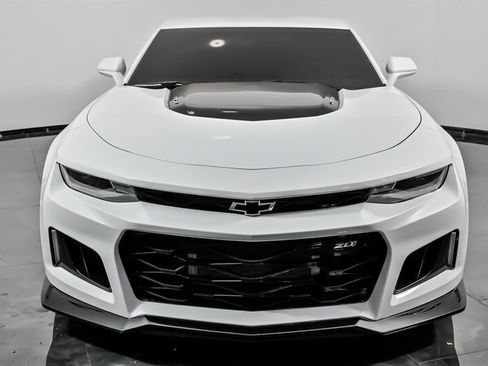 Used 2017 Chevrolet Camaro ZL1 image 4