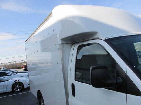 Used 2014 Chevrolet Express 3500 RWD image 40