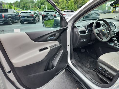 Used 2022 Chevrolet Equinox LS w/ LS Convenience Package image 20