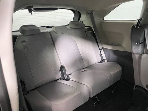 Certified 2023 Toyota Sienna LE AWD/4WD image 11