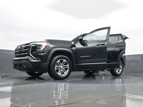 Used 2025 GMC Terrain Elevation AWD/4WD image 33