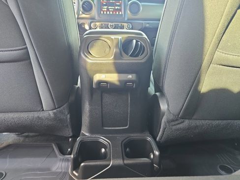 Used 2023 Jeep Gladiator Sport image 28