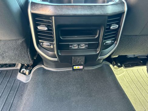 Used 2021 RAM 2500 Big Horn w/ Level 2 Equipment Group AWD/4WD image 9