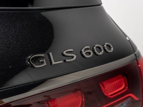 Used 2025 Mercedes-Benz Maybach GLS 600 4MATIC image 28
