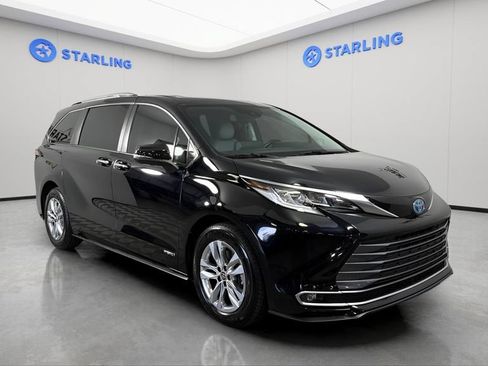 Used 2021 Toyota Sienna Limited FWD image 14