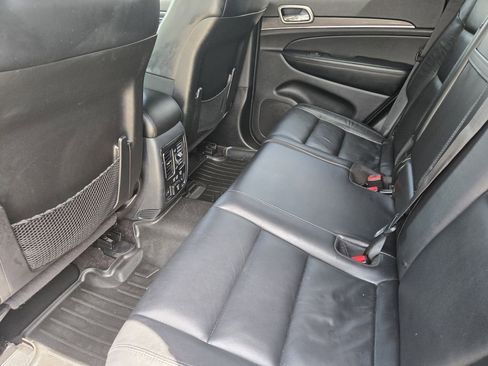 Used 2018 Jeep Grand Cherokee Limited AWD/4WD image 29